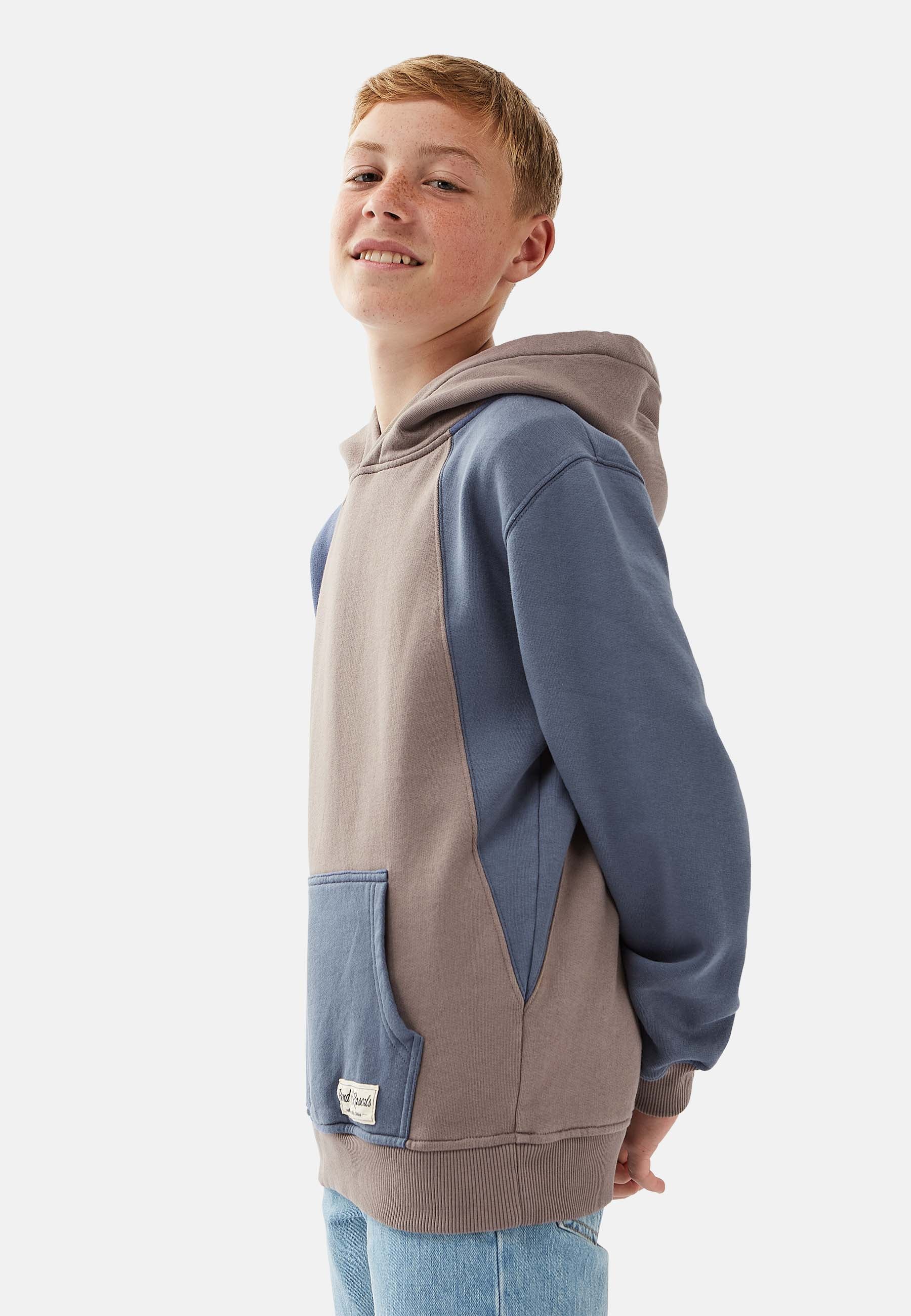 Spear Hooded